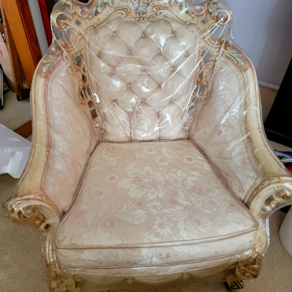 French Rossi Furniture 11 pc set